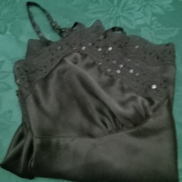 Ladies Magazine brand black camisole with bead accents size small - Picture 1 of 3